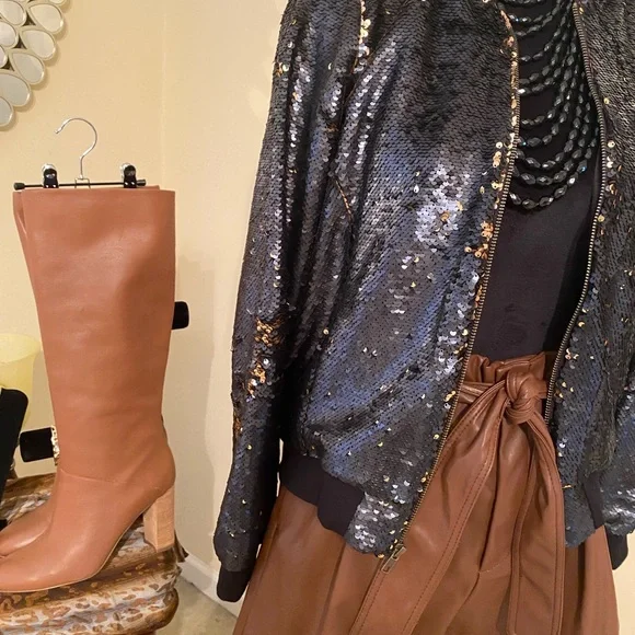 Andrew Marc New York Cognac Vegan Shorts - Picture 4 of 6